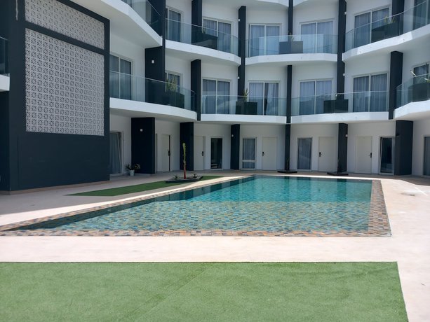 Imagen de los exteriores del Hotel Ouril Mindelo. Foto 10