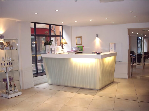 Imagen de los interiores del Hotel Ours Blanc Centre. Foto 17