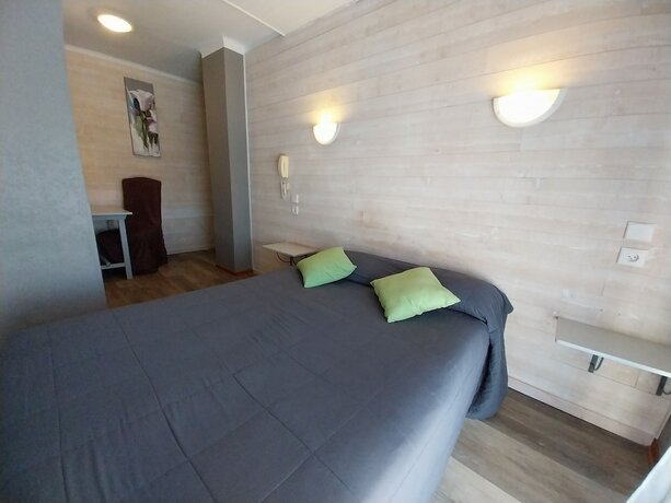 Imagen de la habitación del Hotel Oustalet, Font Romeu. Foto 17