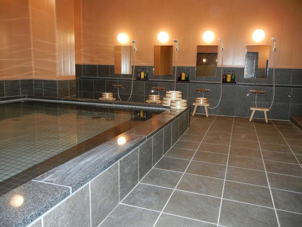 Imagen de la piscina del Hotel Oustat International Tajimi. Foto 18