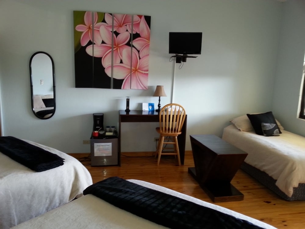 Imagen de la habitación del Hotel Out Of Bounds. Foto 10