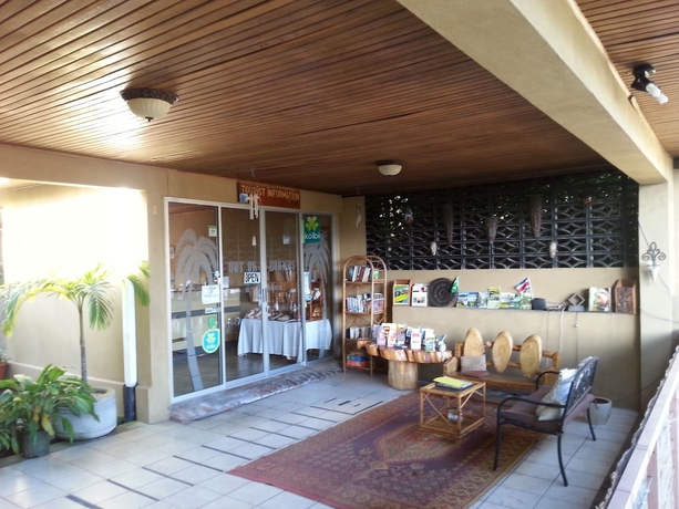 Imagen de los interiores del Hotel Out Of Bounds. Foto 19