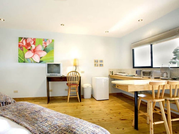 Imagen de la habitación del Hotel Out Of Bounds. Foto 17