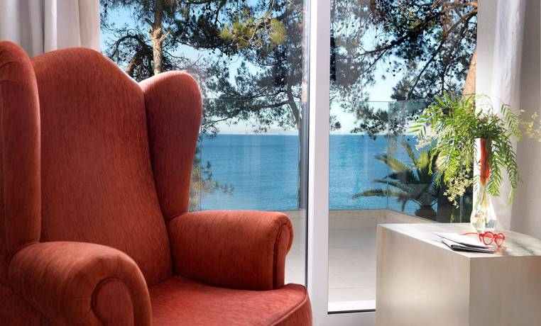 Imagen de la habitación del Hotel Out Of The Blue Resort and Spa. Foto 4