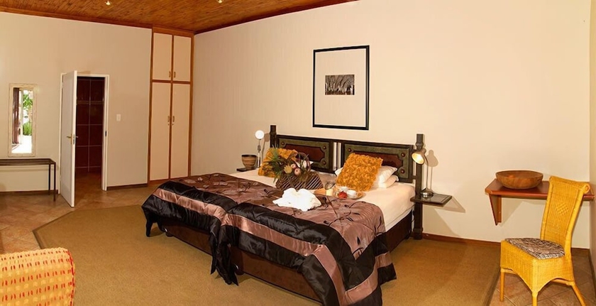 Imagen de la habitación del Hotel Out of Africa Town Lodge. Foto 8