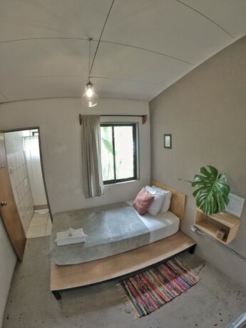 Imagen de la habitación del Hotel OutBox Inn. Foto 19