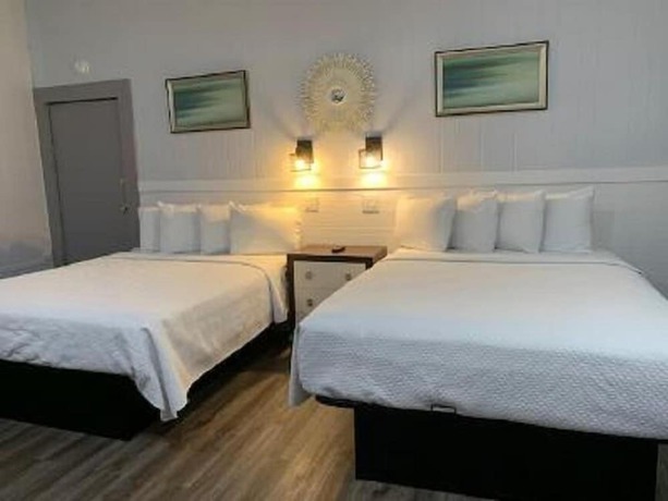 Imagen de la habitación del Hotel Outer Banks Motor Lodge. Foto 17