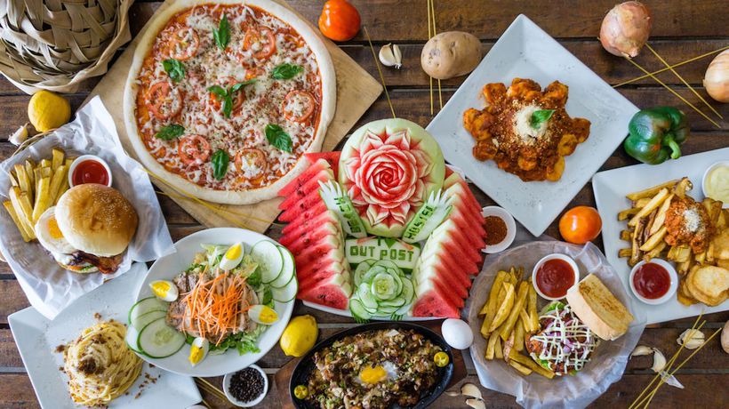 Imagen del bar/restaurante del Hotel Outpost Beach Hostel - Adults Only. Foto 8