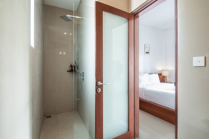 Imagen de la habitación del Hotel Outpost Canggu. Foto 17