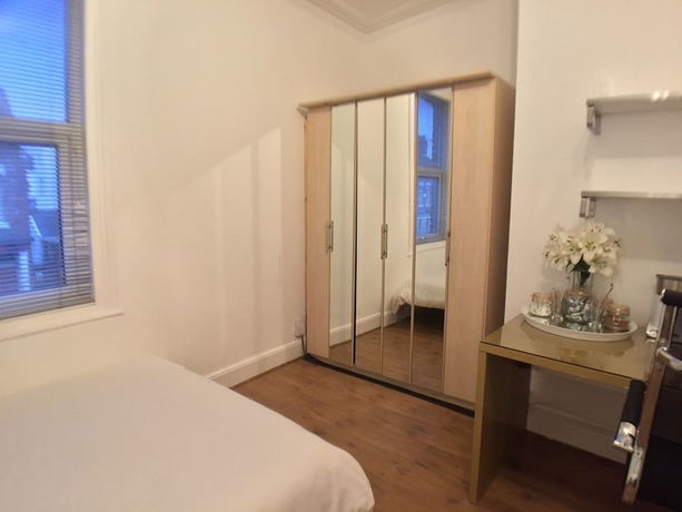 Imagen de la habitación del Hotel Outram 26. Foto 4