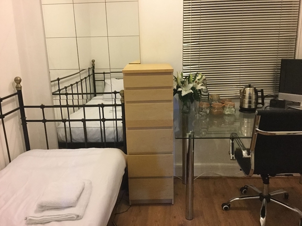 Imagen de la habitación del Hotel Outram 26. Foto 14