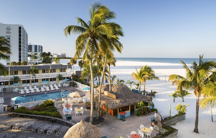 Imagen de la piscina del Hotel Outrigger Beach Resort. Foto 15