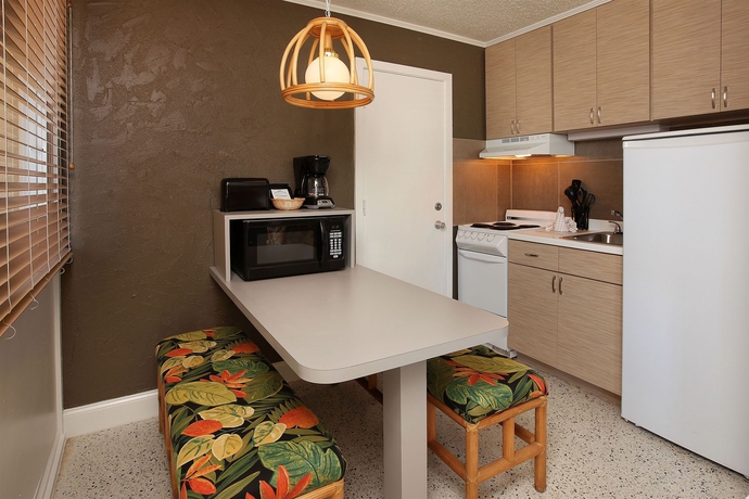 Imagen de la habitación del Hotel Outrigger Beach Resort. Foto 5