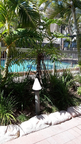 Imagen de la piscina del Hotel Outrigger Burleigh. Foto 8