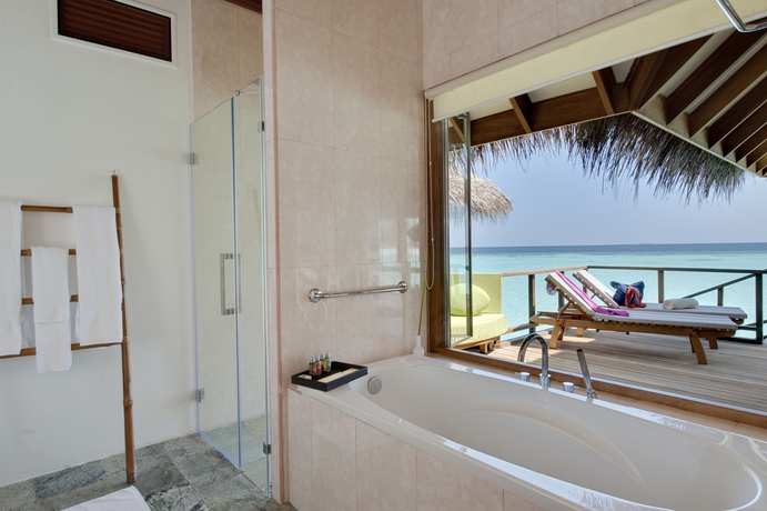 Imagen de la habitación del Hotel Outrigger Maldives Maafushivaru Resort. Foto 6