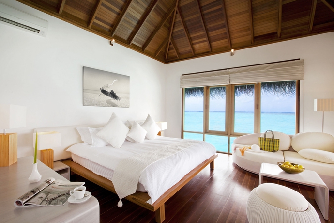 Imagen de la habitación del Hotel Outrigger Maldives Maafushivaru Resort. Foto 7
