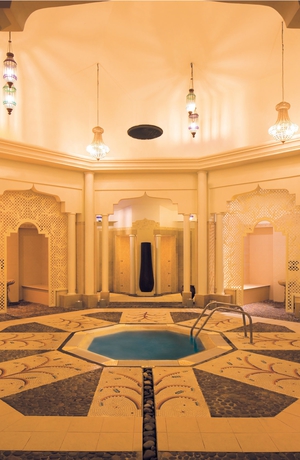 Imagen de la piscina del Hotel Outrigger Mauritius Beach Resort. Foto 12