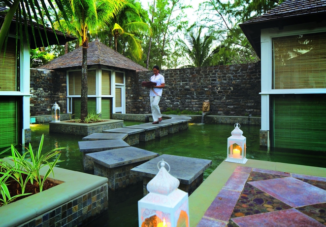 Imagen de los interiores del Hotel Outrigger Mauritius Beach Resort. Foto 11