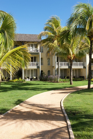 Imagen de los exteriores del Hotel Outrigger Mauritius Beach Resort. Foto 5