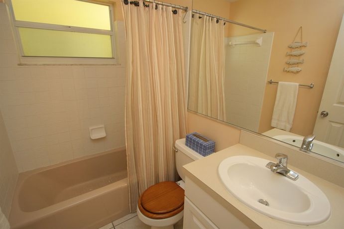 Imagen de los exteriores del Hotel Outrigger Resort By Rva. Foto 10