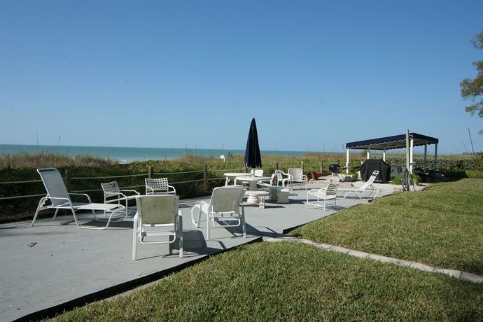 Imagen de los exteriores del Hotel Outrigger Resort By Rva. Foto 11