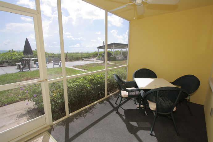 Imagen de los exteriores del Hotel Outrigger Resort By Rva. Foto 12