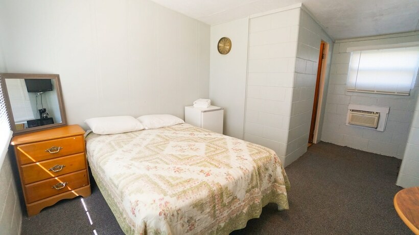 Imagen de la habitación del Hotel Outrigger Resort. Foto 14