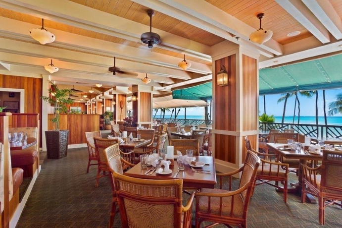 Imagen del bar/restaurante del Hotel Outrigger Waikiki Beach Resort. Foto 2