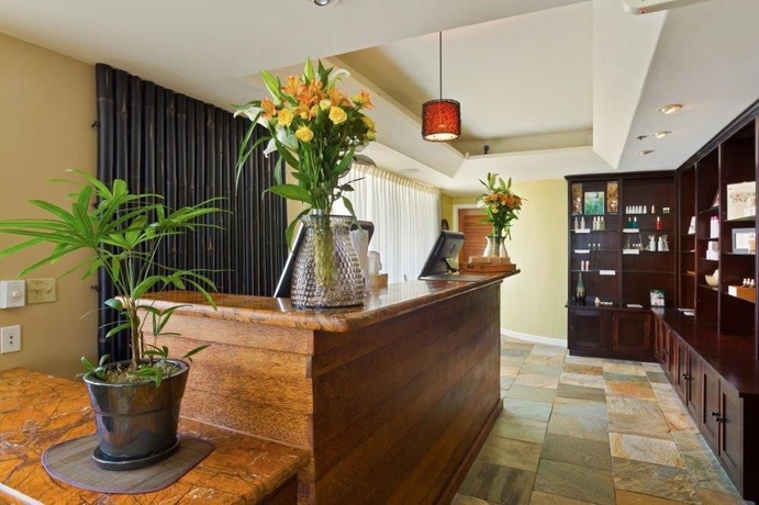 Imagen de la piscina del Hotel Outrigger Waikiki Beach Resort. Foto 13