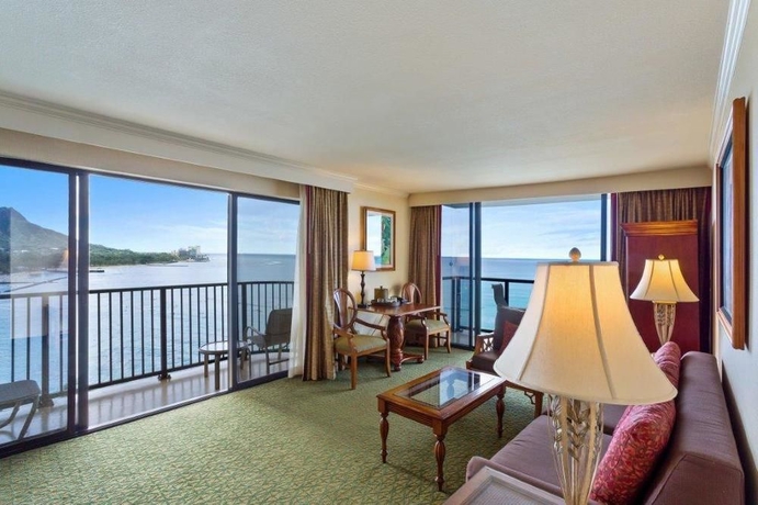 Imagen de la habitación del Hotel Outrigger Waikiki Beach Resort. Foto 7