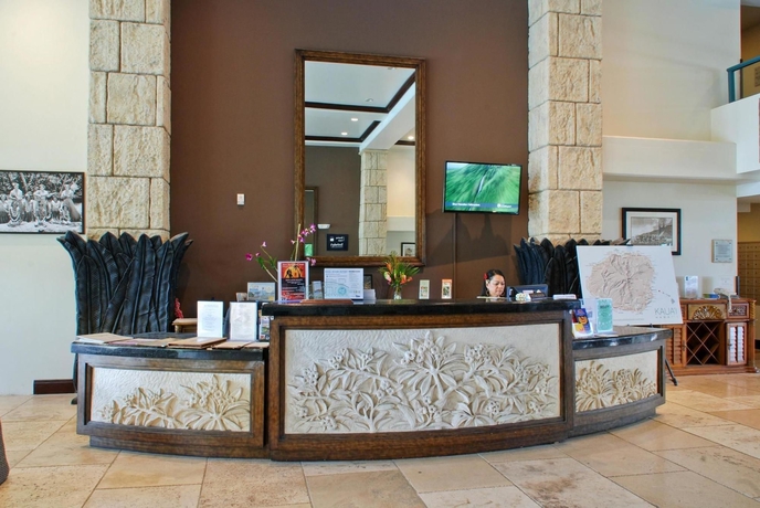 Imagen de los interiores del Hotel Outrigger Waipouli Beach Resort. Foto 10