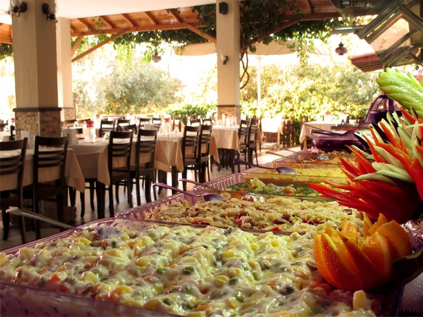 Imagen de los exteriores del Hotel Ova Resort. Foto 8