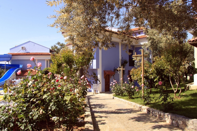 Imagen de los exteriores del Hotel Ova Resort. Foto 9