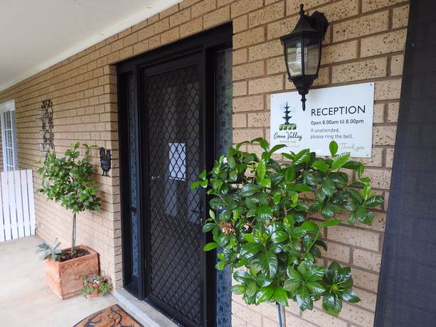 Imagen de los interiores del Hotel Ovens Valley Motor Inn. Foto 17