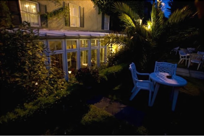 Imagen de los exteriores del Hotel Overcliffe. Foto 14