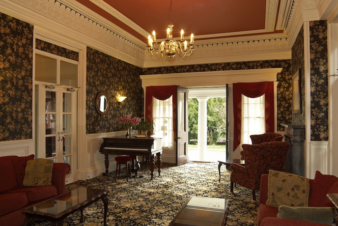 Imagen de los interiores del Hotel Overwater Hall. Foto 19