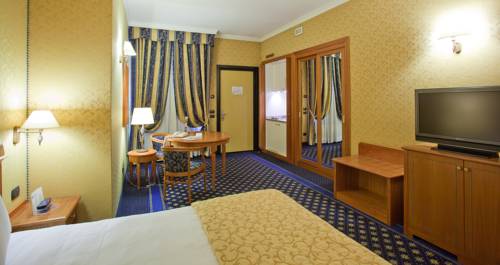 Imagen de la habitación del Hotel Ovest. Foto 6