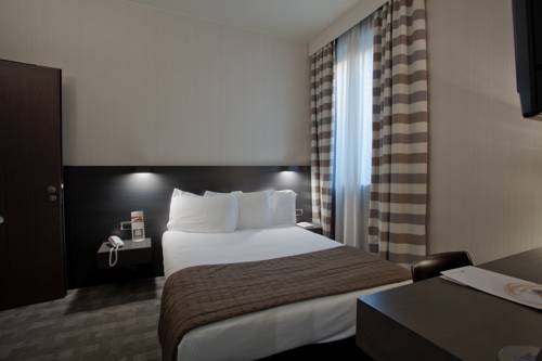 Imagen de la habitación del Hotel Ovest. Foto 12