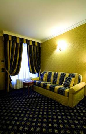 Imagen de la habitación del Hotel Ovest. Foto 15