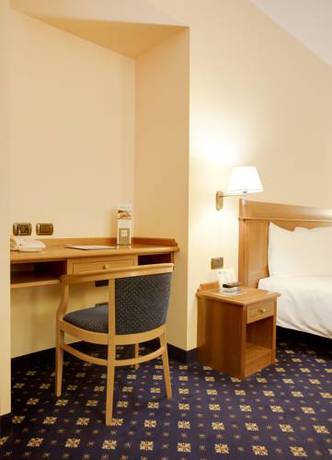 Imagen de la habitación del Hotel Ovest. Foto 16