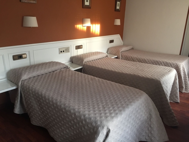 Imagen de la habitación del Hotel Ovetense. Foto 12