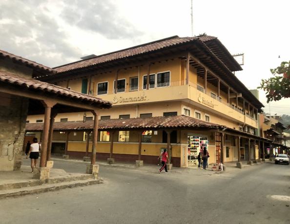 Imagen de los interiores del Hotel Oviedo. Foto 17