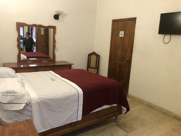 Imagen de la habitación del Hotel Oviedo. Foto 9