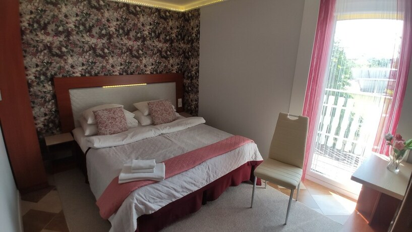 Imagen de la habitación del Hotel Ow Sargus. Foto 19