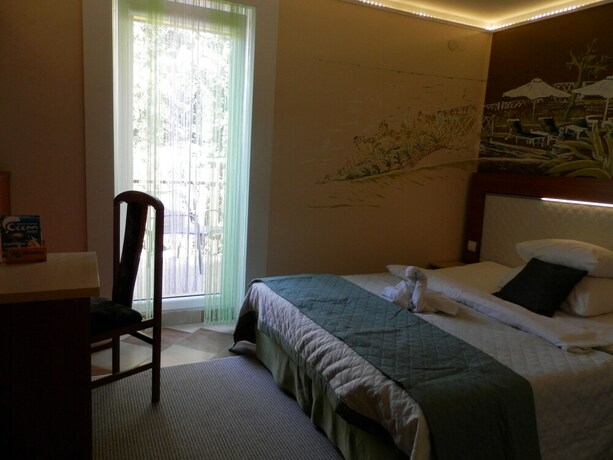 Imagen de la habitación del Hotel Ow Sargus. Foto 24