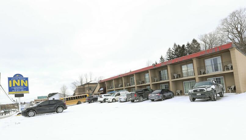 Imagen general del Hotel Owen Sound Inn. Foto 11
