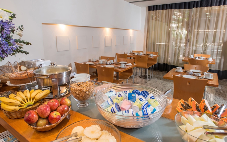 Imagen del bar/restaurante del Hotel Own Ipanema Visconti. Foto 3