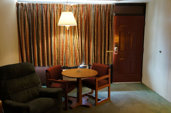 Imagen de los interiores del Hotel Oxford Inn Ozark. Foto 10