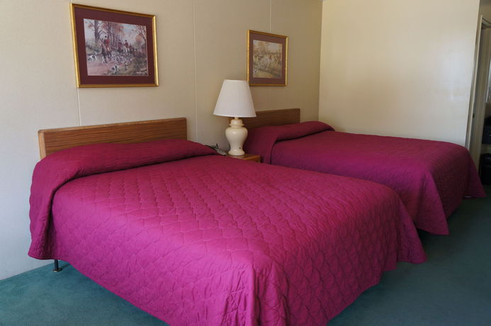 Imagen de los interiores del Hotel Oxford Inn Ozark. Foto 15