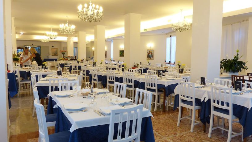 Imagen del bar/restaurante del Hotel Oxford, Lido Di Jesolo. Foto 6